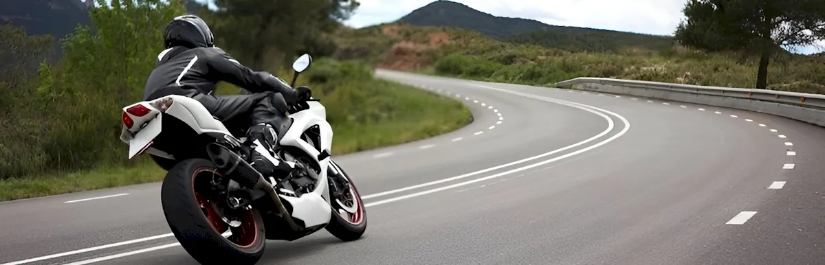 Read more about the article Motorcycle Cornering Tips for Beginners